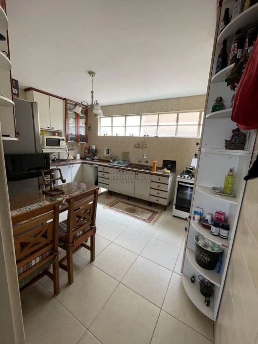 Imóvel Impecável: Apartamento com 3 quartos sendo uma suíte e 130m² no Cristo Rei, Curitiba-PR!