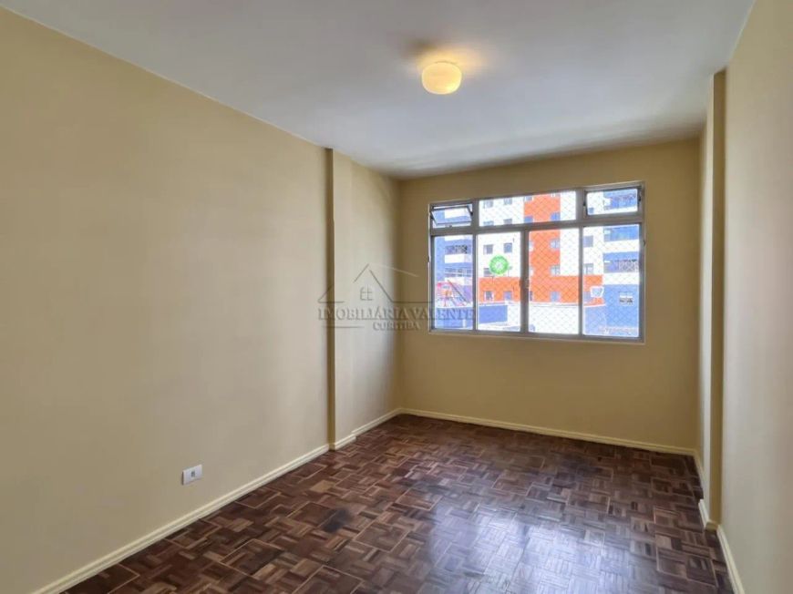 Imóvel Impecável: Apartamento com 3 quartos sendo uma suíte e 130m² no Cristo Rei, Curitiba-PR!