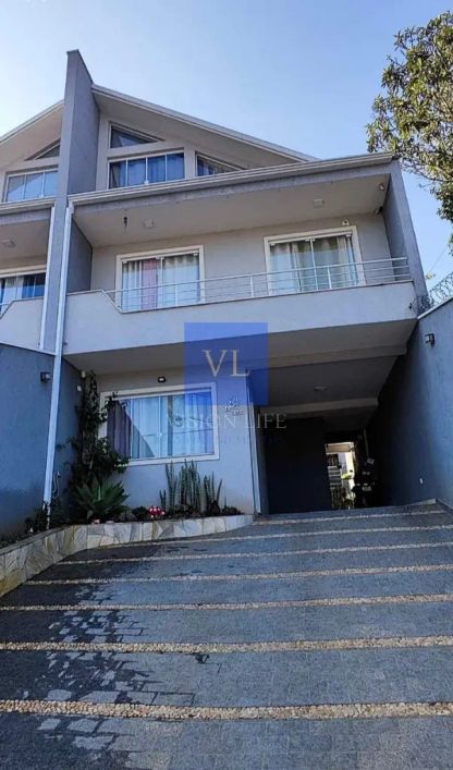 Triplex de 3 quartos no Santa Candida