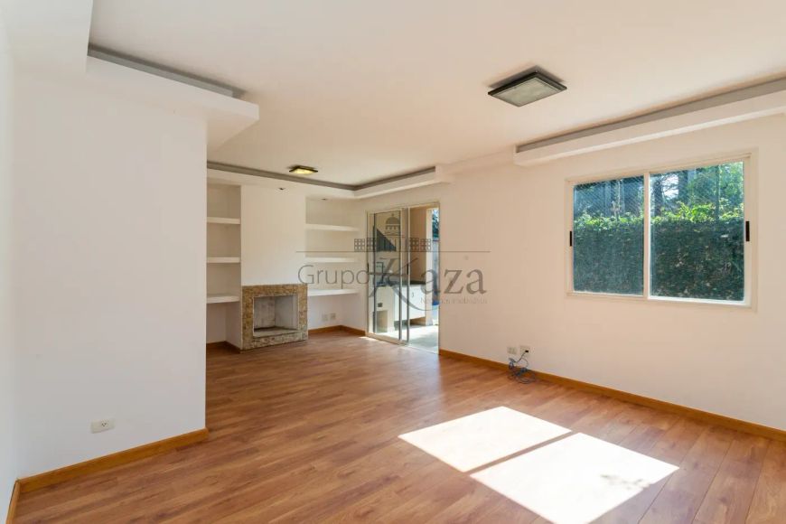 Casa em Condomínio - Alto da Boa Vista - 4 Dormitórios - 250m².