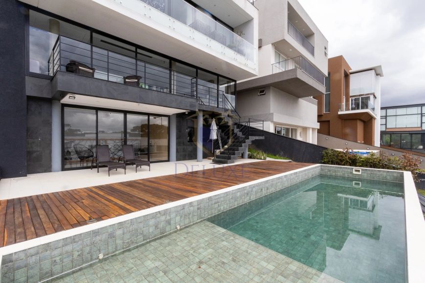 CASA EM CONDOMÍNIO - EVERGREEN - 433M - 4 QUARTOS - 4 VAGAS - PISCINA - ALTO PADRÃO