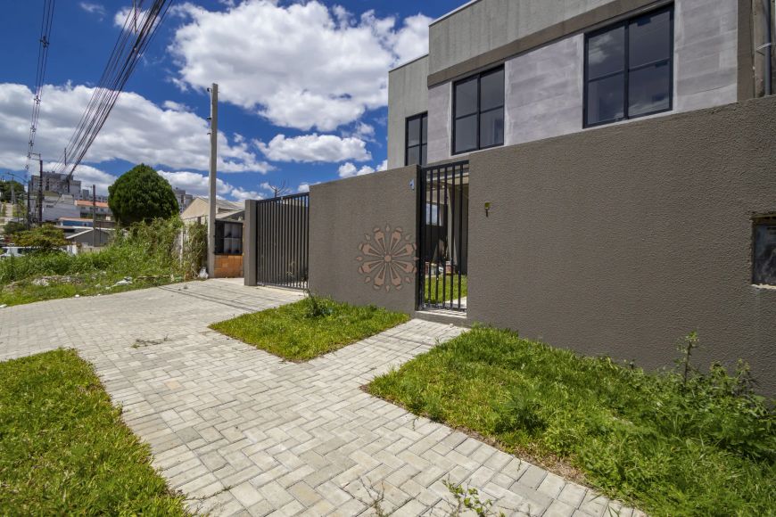 Sobrado com 3 quartos no bairro Lindóia