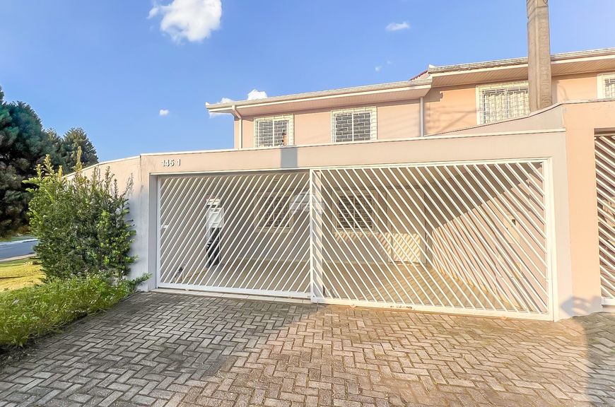 Sobrado de 176 m² com 4 quartos em Cajuru - Curitiba - PR