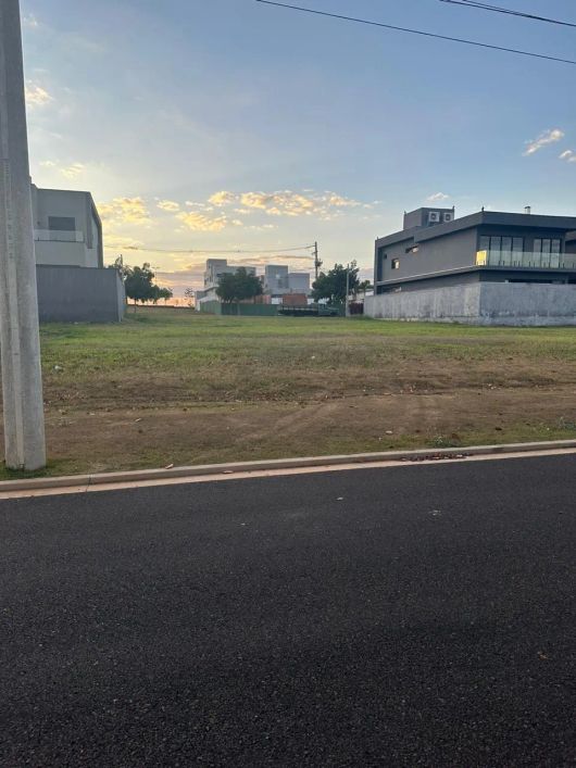 Casa de condomínio para venda com 300 metros quadrados