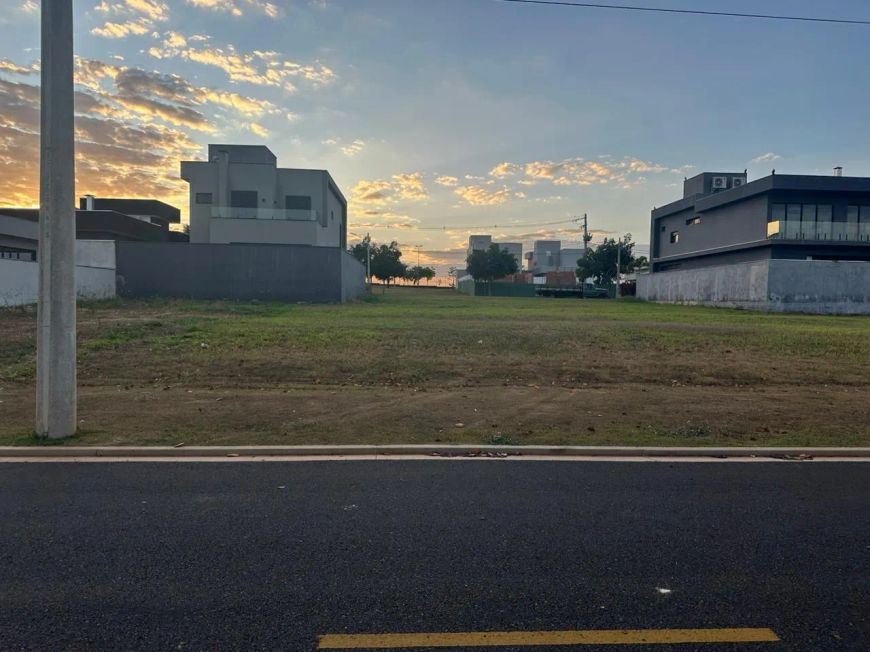 Casa de condomínio para venda com 300 metros quadrados