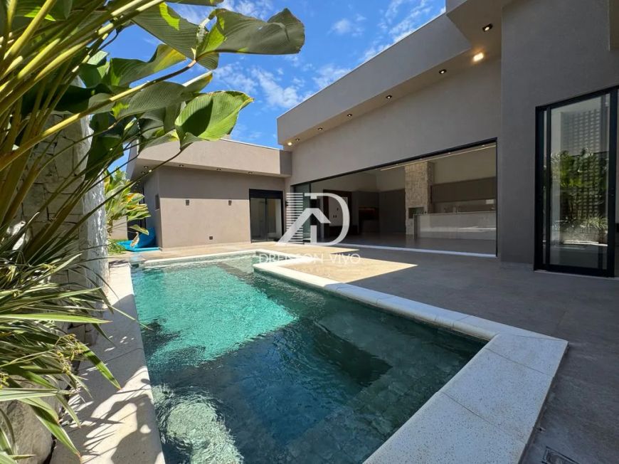 Casa à Venda em Condomínio Golden Park Residence, Mirassol - SP