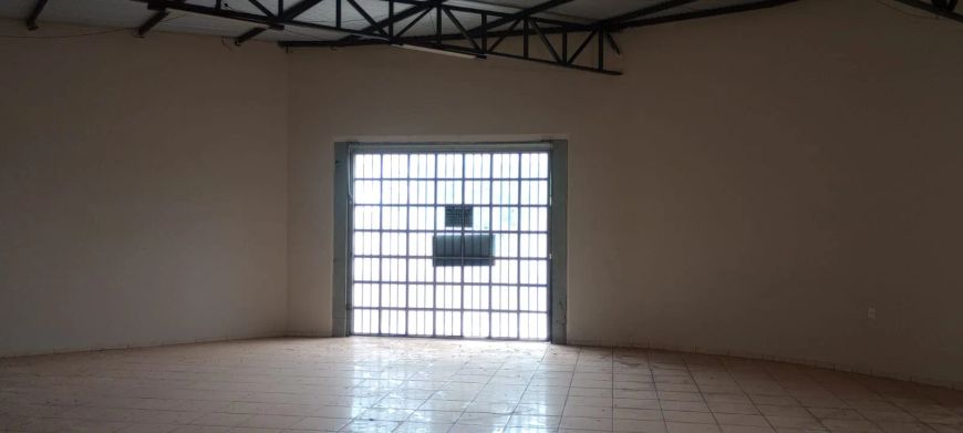 Ponto comercial/Loja/Box para venda possui 114 metros quadrados com 1 quarto