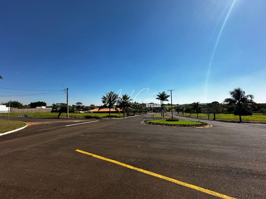 Terreno à venda no Imperial Park com localização incrível e topografia plana.