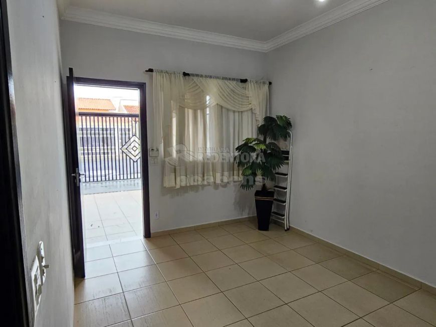 Casa com 03 dormitórios sendo 01 tipo apartamento no Residencial Regissol I