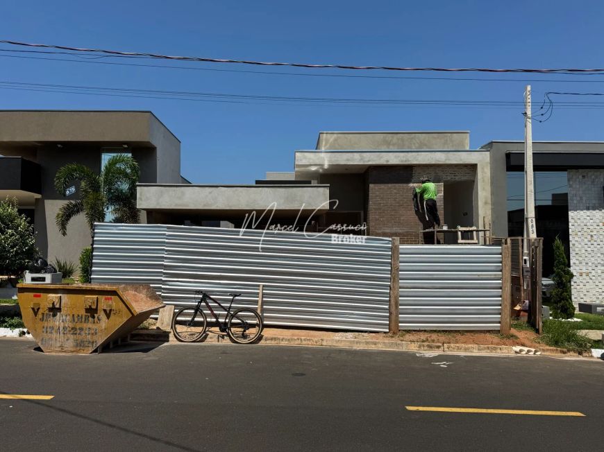 Lindíssima casa à venda com 3 suítes, área Gourmet e piscina
