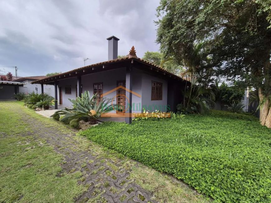 CASA com 3 dormitórios à venda com 230m² no bairro Santa Felicidade - CURITIBA / PR