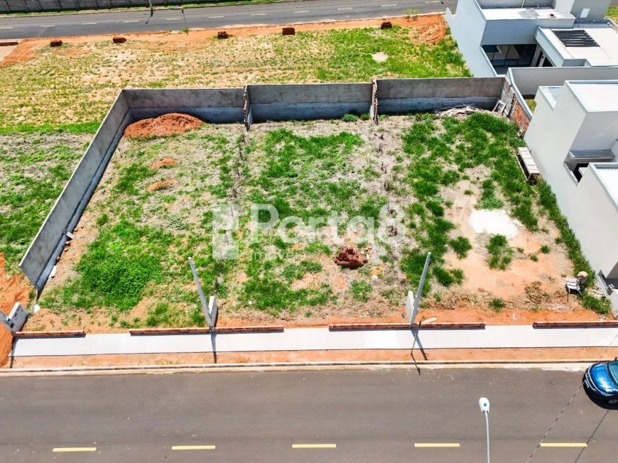 Terreno no SetLife com projeto aprovado e ligação de água e energia.