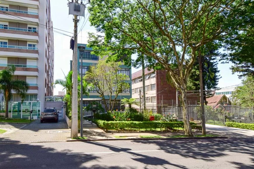 Apartamento com 3 quartos no Mercês