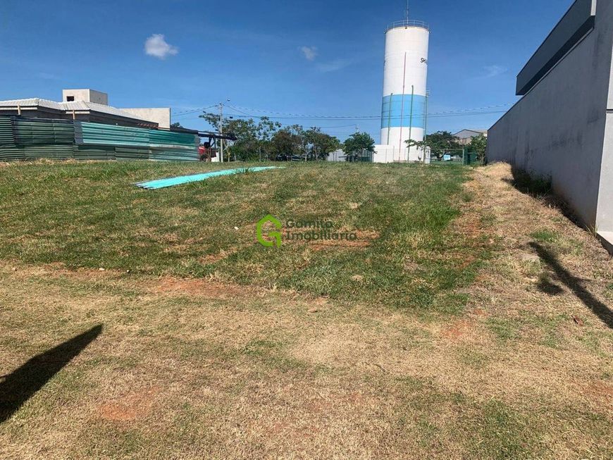Terreno 318m² na parte alta do condomínio