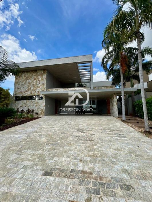 Casa à Venda em Condomínio Golden Park Residence, Mirassol - SP