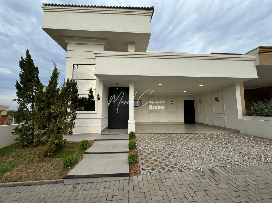 Lindíssima casa à venda com 3 suítes, sendo 1 suíte com closet, Cozinha Gourmet e piscina