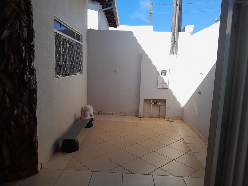 Casa 3 dormitórios Res Regissol I - Mirassol