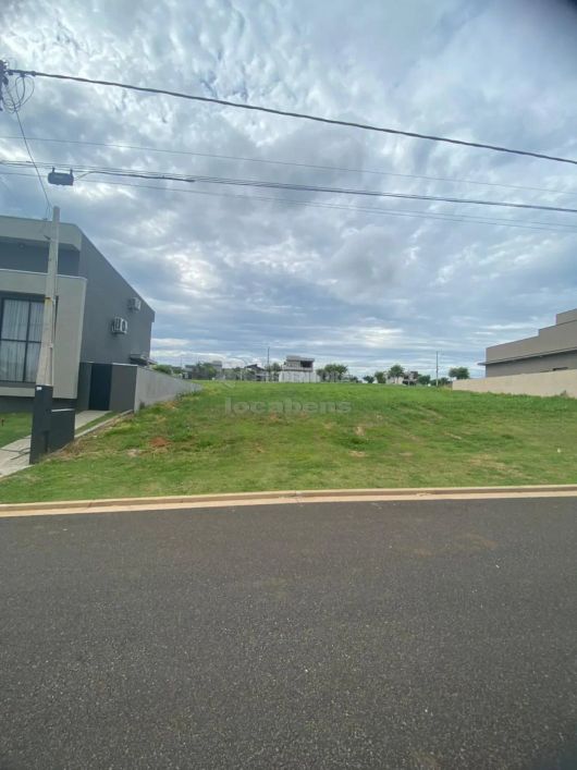 Terreno Condomínio em Mirassol