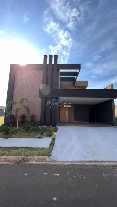 Casa Alto Padrão com 3 suítes sendo uma master à venda no Set Life II