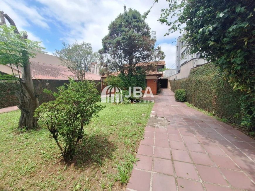 CASA 167,80 M2 COM EXCELENTE TERRENO NO PORTÃO