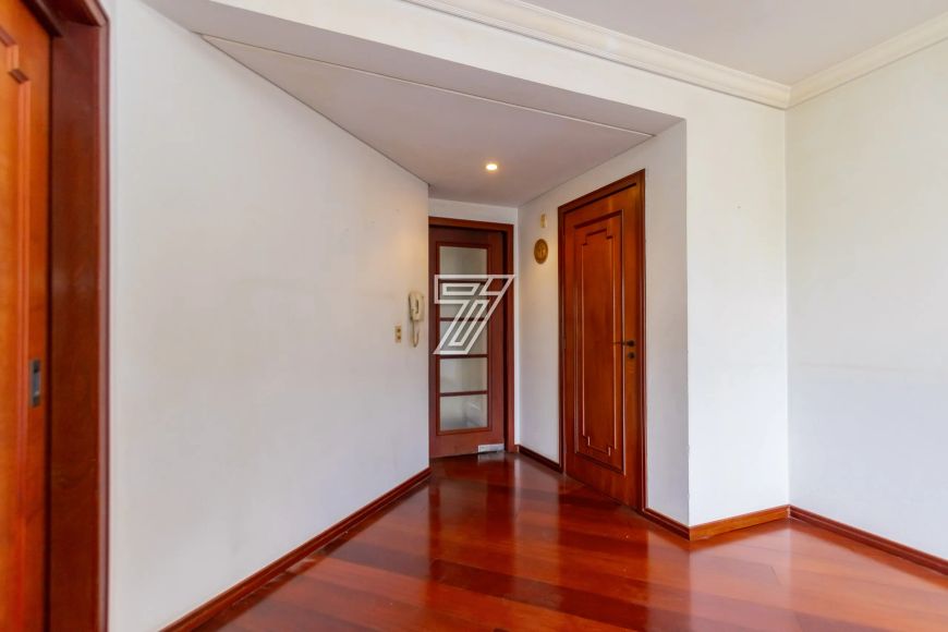 Apartamento para venda possui 101 metros quadrados com 3 quartos em Juvevê - Curitiba - PR