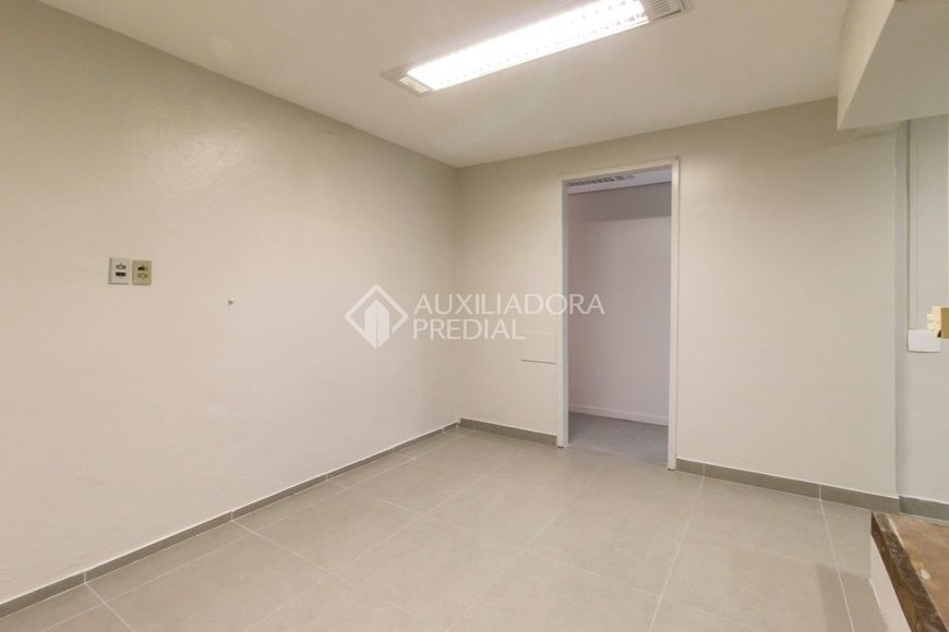 SALA COMERCIAL Á VENDA NO CENTRO HIRTÓRICO DE PORTO ALEGRE