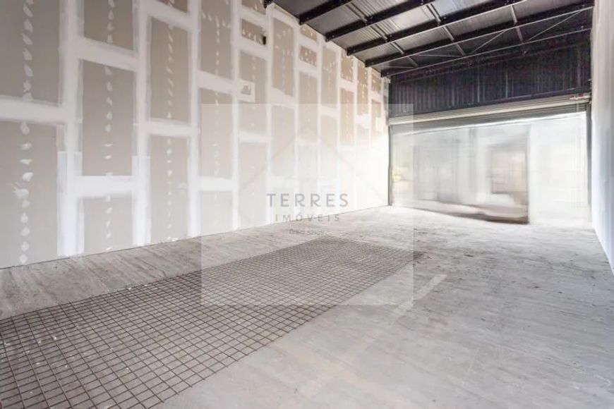 Ponto comercial/Loja/Box para aluguel com 220 metros quadrados em Praia de Belas - Porto Alegre - RS
