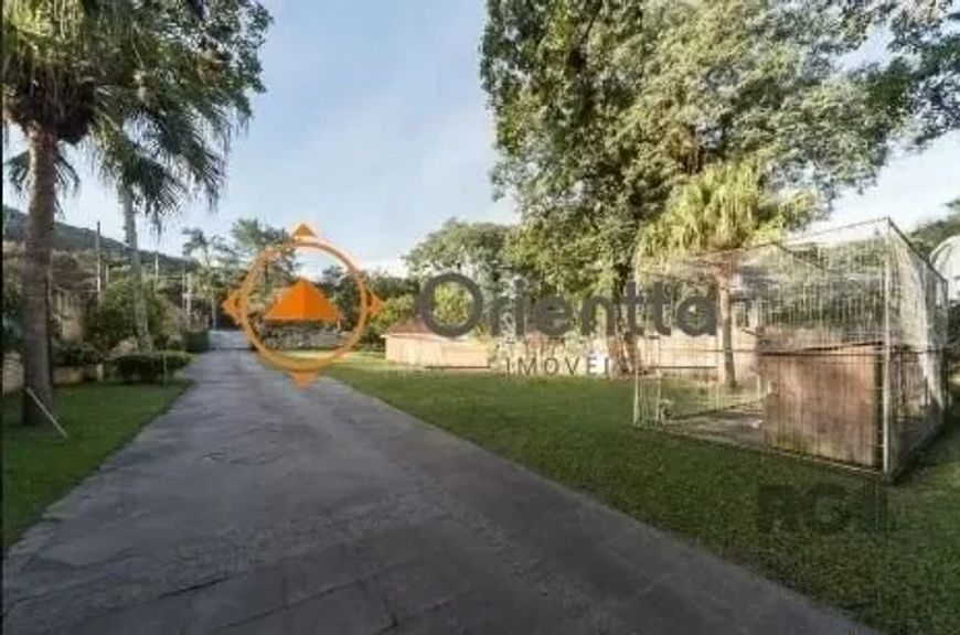 ORIENTTA IMÓVEIS ALUGA Casa residencial com 600m² localizada no bairro Ipanema.Imóvel com posição so