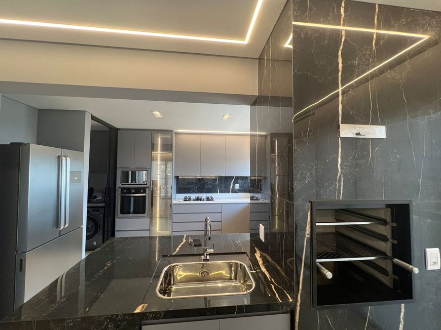 Apartamento mobiliado e decorado com churrasqueira a carvão, 3 suítes no Setor Marista