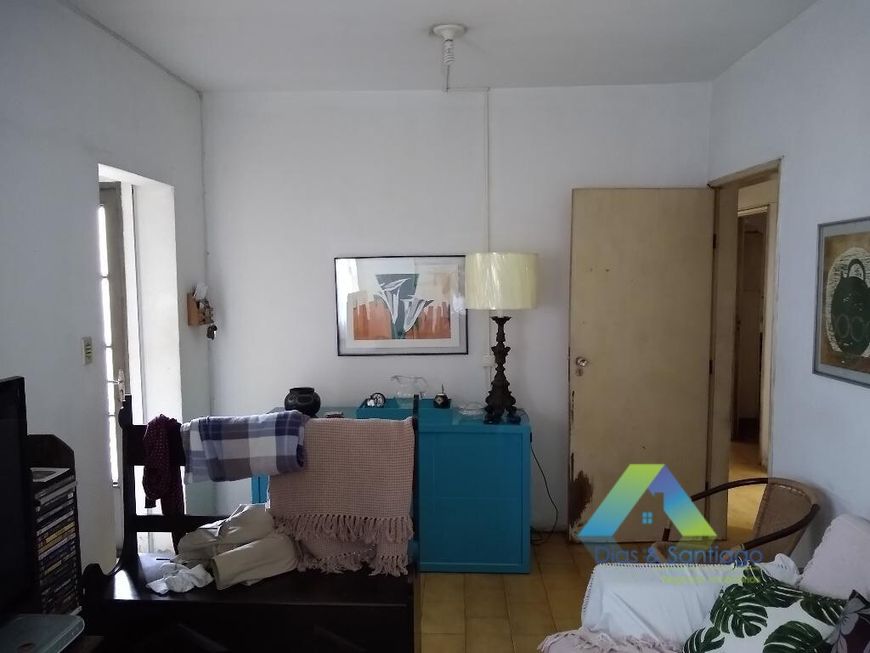Sobrado com 4 dormitórios, 2 salas, 3 vagas de garagem com ótima localização.