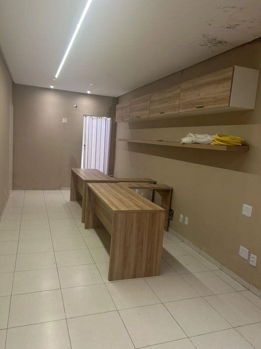 JN VENDO OU ALUGO CASA NA RUA TRÊS DE MAIO COM A GENTIL PARA FINS COMERCIAIS E RESIDENCIAIS