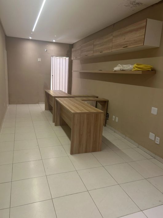 JN VENDO OU ALUGO CASA NA RUA TRÊS DE MAIO COM A GENTIL PARA FINS COMERCIAIS E RESIDENCIAIS