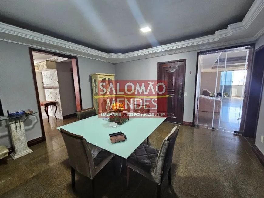Excelente cobertura duplex, 5 quartos, sendo 4 suítes, 2 grandes salas.