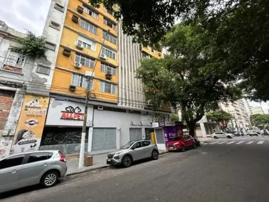 Vende Apartamento com 3/4 no Bairro Batista Campos, no Edificio Tenysson Raposo, Belém, Pará
