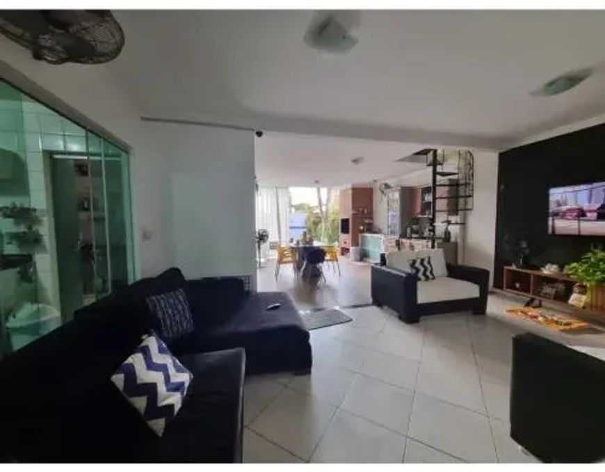 Vendo casa CIDADE JARDIM1 363m², 4/4 sendo 3 suítes, Castanheira.