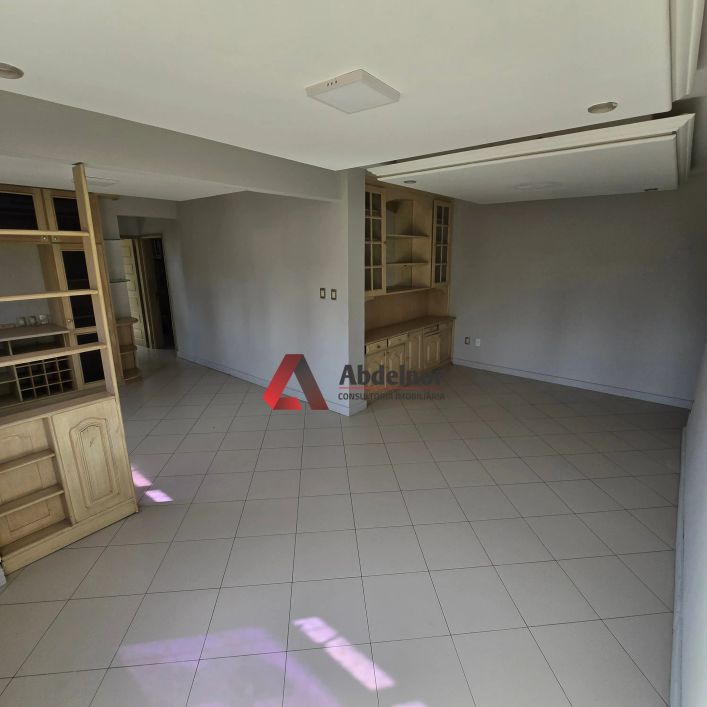 Vendo apartamento com 02 quartos sendo 01 suíte no Jurunas - Ed. Del Rey.