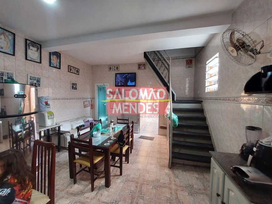 Sensacional casa de 2 pisos, sacada gourmet, 4 quartos. Excelente localização
