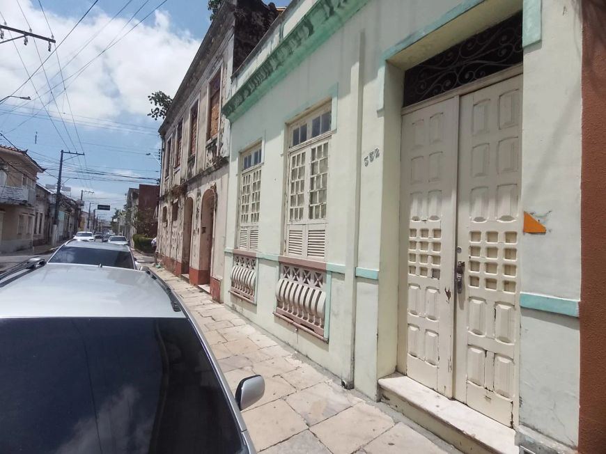 Casa para venda tem 208 metros quadrados com 3 salas 2 quartos em Cidade Velha dentro de Belém - PA