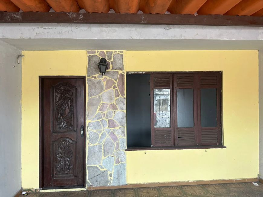 MARAVILHOSA CASA NO MARCO, DE 2/4, 3 BANHEIROS E 122 METROS QUADRADOS