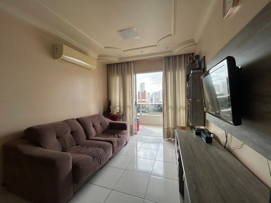 Vendo apartamento no Edifício Real Dom Pedro 75 m² 2/4 sendo 1 suíte , Bairro Umarizal.