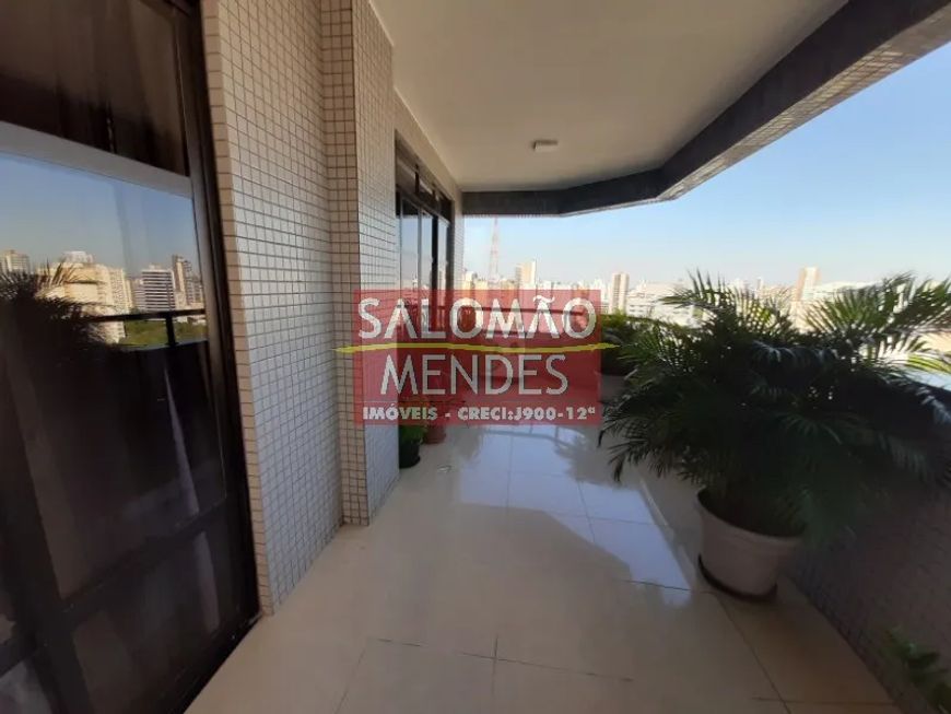 330 m², sala para 4 ambientes, com lavabo e grande sacada