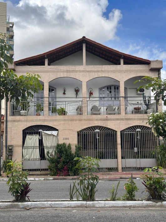Eliane Franco excelente Casa na Av. Dr. Freitas/ Bairro: Marco – R$ 750.000,00