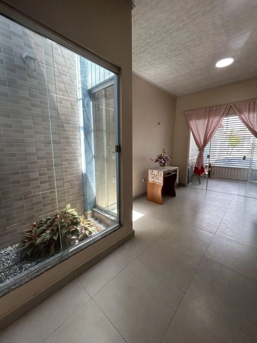 JN VENDO CASA DE DOIS ANDARES EM PASSAGEM NO BAIRRO DA MARAMBAIA CASA ADAPTADA