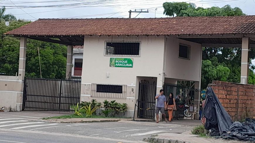 Vendo terreno com construção no Bosque Araguaia Tapanã