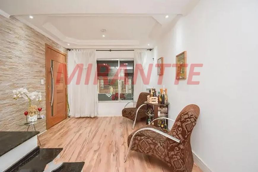 Sobrado de 270m² com 3 quartos em Vila Galvão