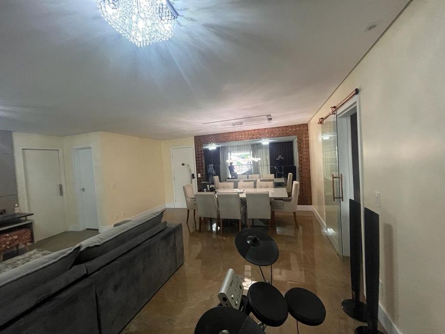 Apartamento para venda com 154 metros quadrados com 3 quartos