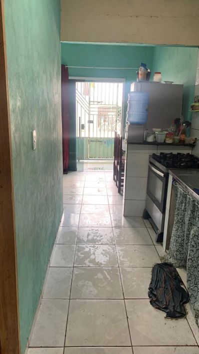 BARBADA, VENDO 1 CASA DIVIDA EM 2, 2/4 NA FRENTE E 1/4 NA DE TRÁS PRÓX A PRATINHA