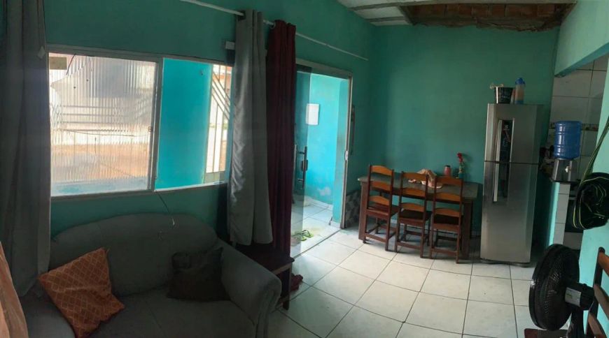 BARBADA, VENDO 1 CASA DIVIDA EM 2, 2/4 NA FRENTE E 1/4 NA DE TRÁS PRÓX A PRATINHA