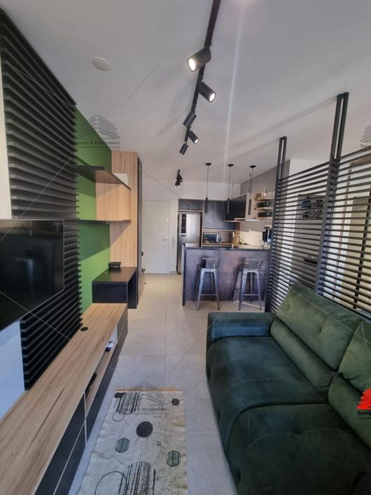Studio na Republica, 38mts, 01 quarto, sala cozinha, banheiro, sacada, portaria 24hrs, próximo Metrô