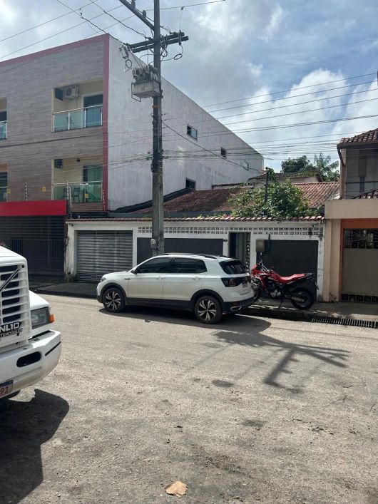 Vendo excelente casa a 100m da Augusto Montenegro, Frente Preço baixo
